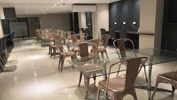 Päivittäinen paikallinen aamiainen (500 PHP per henkilö)