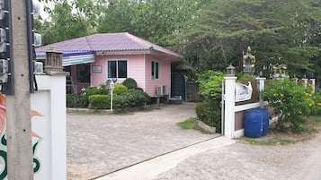 Overnatningsstedets indgangsparti