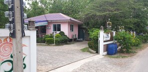 Property entrance - Chomtawan Home (Phetchaburi)