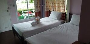 Twin Room | Premium bedding, free WiFi - Chomtawan Home (Phetchaburi)