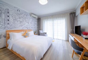 Elite Double Room, Non Smoking | Individually decorated, desk, laptop workspace, blackout curtains - Shenzhen T Hotel Apartment (Shenzhen)