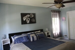 4 bedrooms, in-room safe, iron/ironing board, WiFi