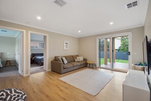 Room - Apollo Grand (Apollo Bay)