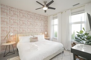 3 bedrooms, desk, iron/ironing board, free WiFi - 3BR East Nashville Townhome - 2 Decks - 5 Min to Titans Stadium (Nashville)