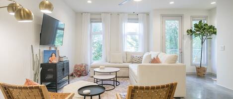 Smart-tv, ett musikbibliotek och en stereo