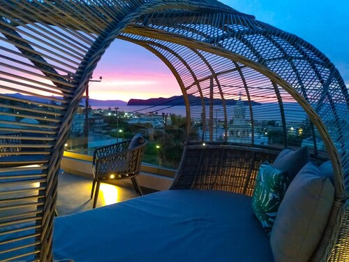 Nouvelle villa Lux ★ à 200m de la plage / du restaurant ★ piscine chauffée Prv ★ aire de jeu ★ ascenseur ★ vue sur la mer