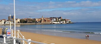 サンロレンツォビーチフロントセンターアパートメント