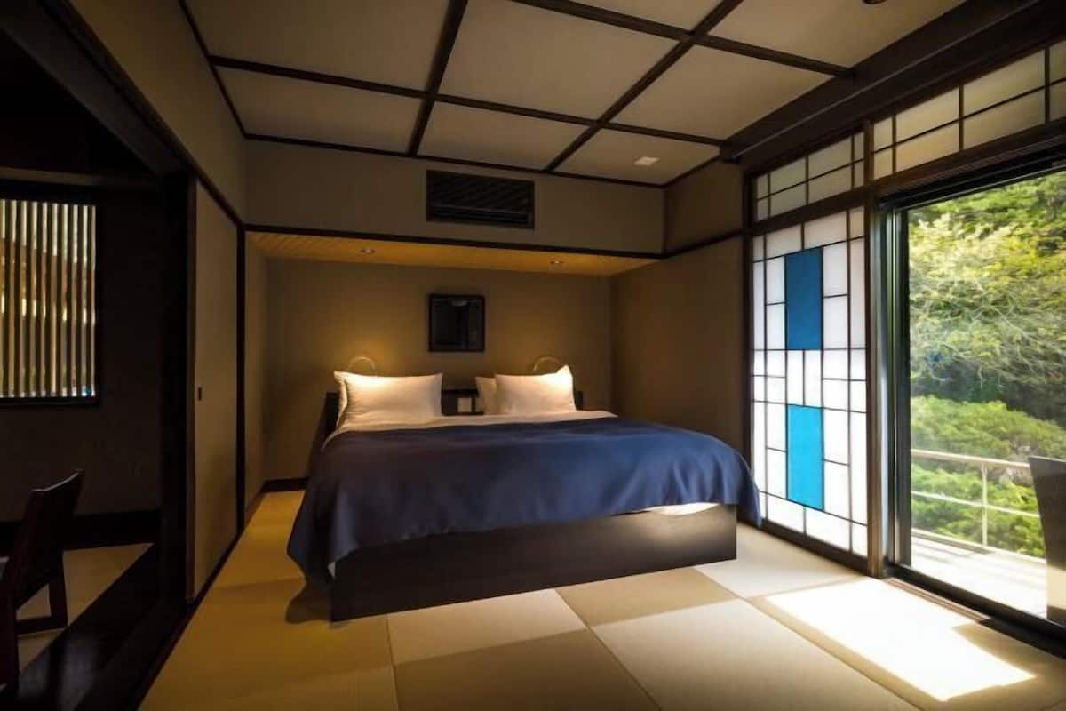 In-room safe, desk, iron/ironing board, free WiFi