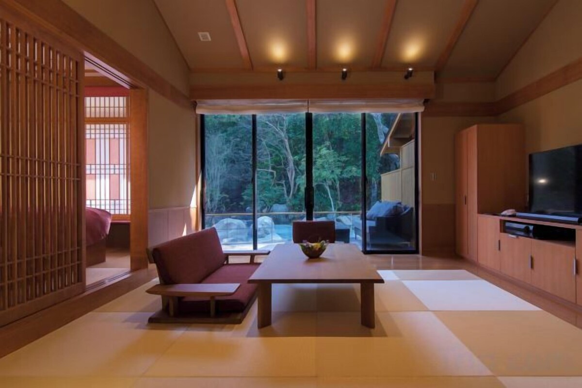 Japanese Western Style Twin Room With Private Open-Air Bath