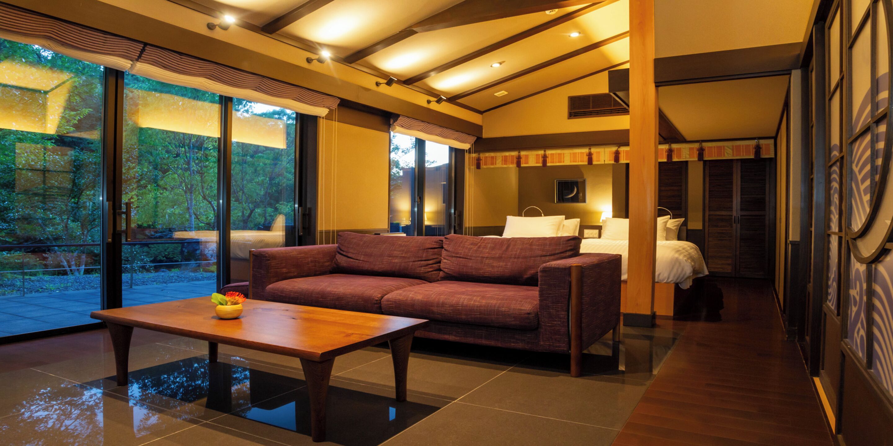 غرفة لفردين (JPN/Western, with Pvt. Open-air Bath) | خزنة داخل الغرفة ومكتب ومكواة/لوح كي وواي فاي مجانًا