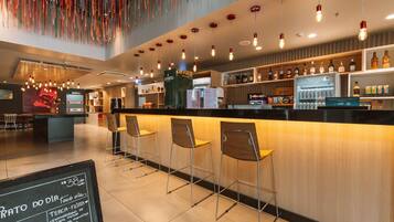 Bar (in der Unterkunft)