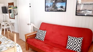 TV - "The Most Convenient Location For Your Vaction" (Governor's Harbour)