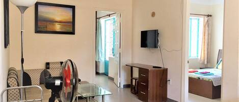 2 chambres, fer et planche à repasser, Wi-Fi, draps fournis