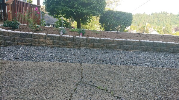 Front of property - 101 polka dots (Aberdeen)