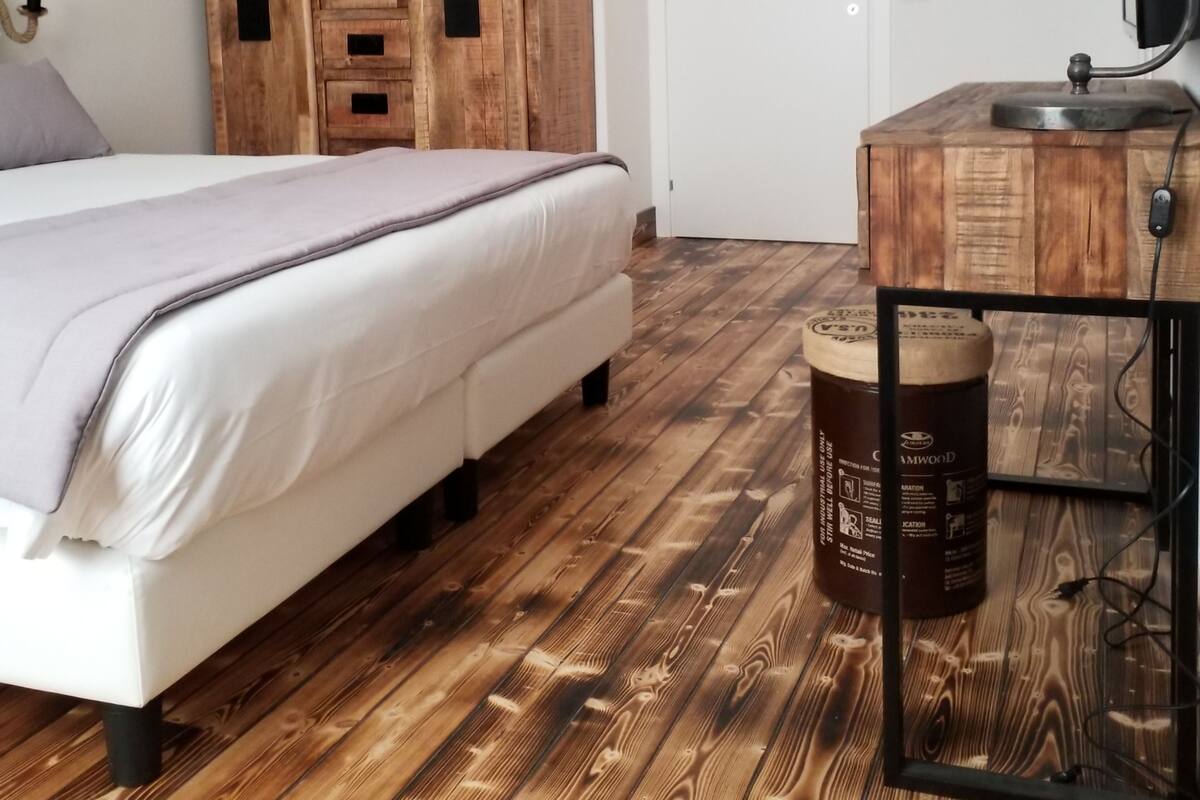 1 bedroom, hypo-allergenic bedding, minibar, in-room safe