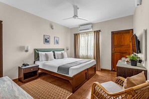 高級寝具、ミニバー、セーフティボックス (室内)、客室ごとに異なるインテリア