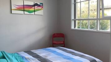 2 bedrooms, desk, iron/ironing board, travel cot