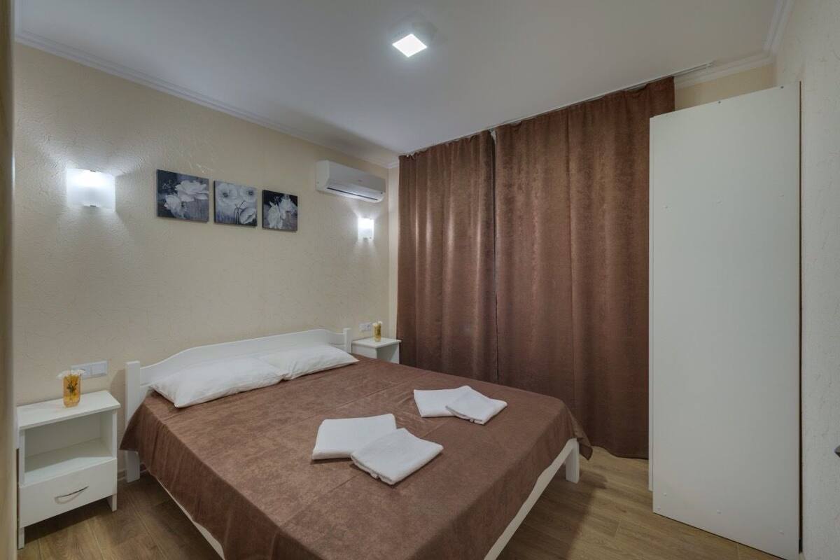 In-room safe, iron/ironing board, free WiFi, bed sheets