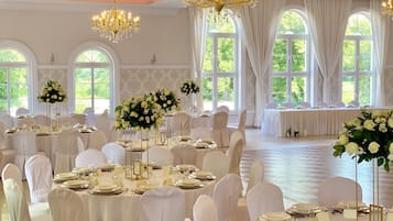 Banquet hall