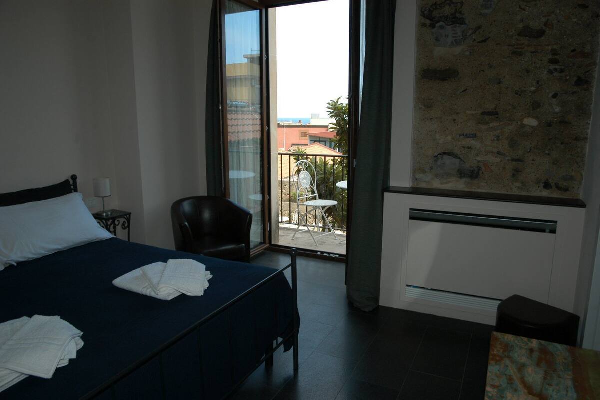 Minibar, in-room safe, individually furnished, desk