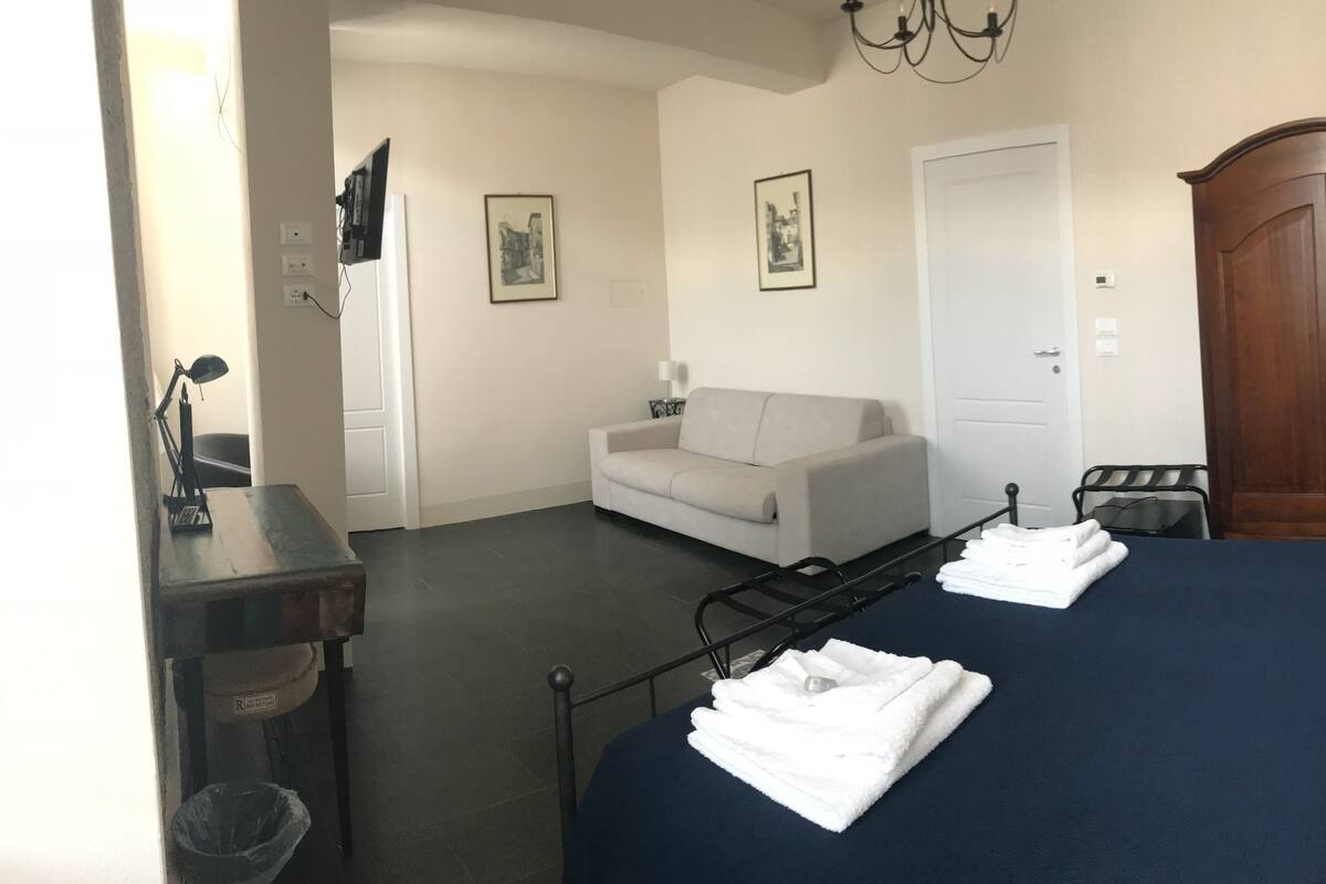 Minibar, in-room safe, individually furnished, desk