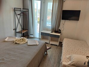 Chambre familiale | Accès au Wi-Fi (inclus), literie fournie