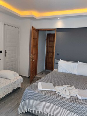 Family Room | Free WiFi, bed sheets