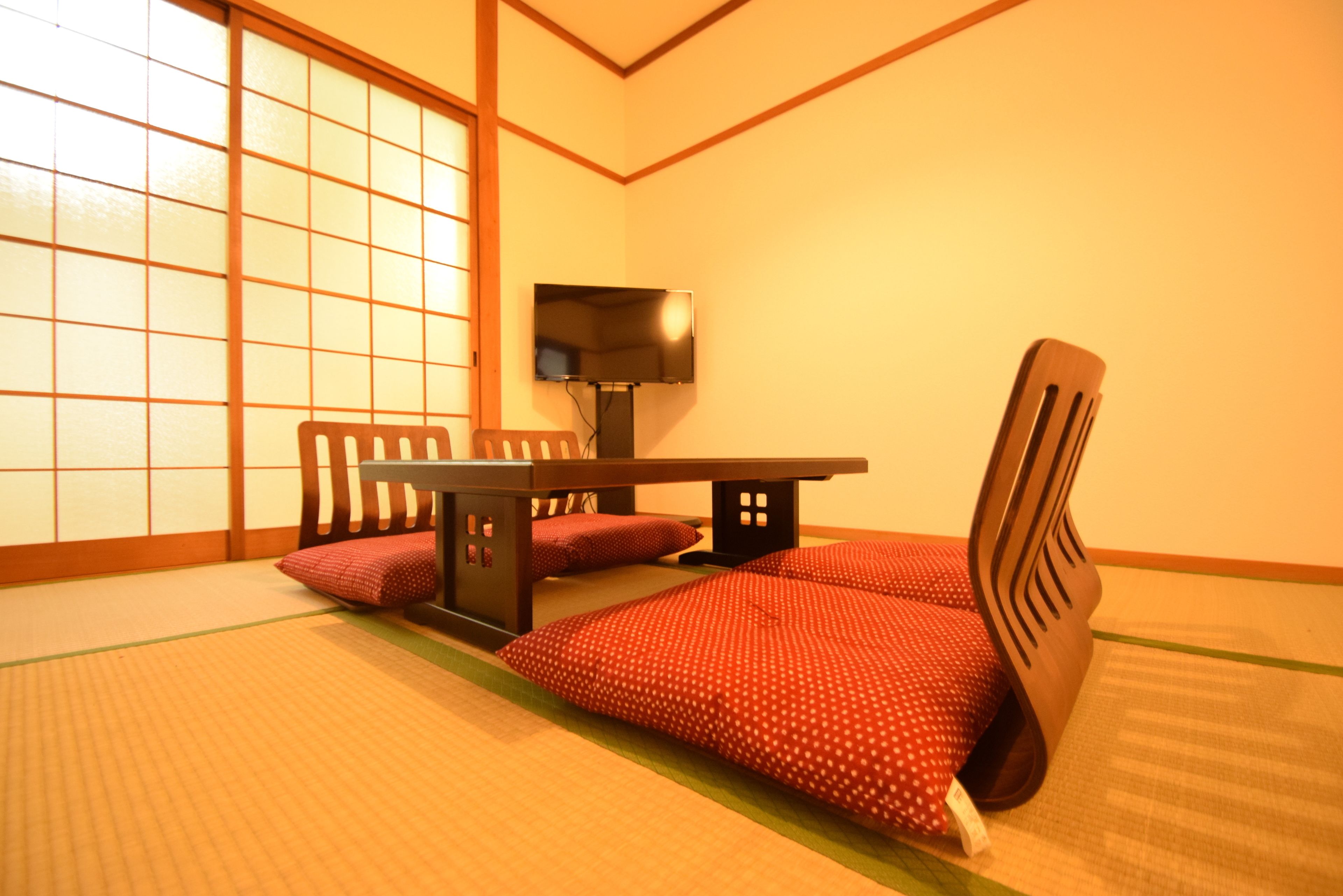 Standard Double Room | Living area | Flat-screen TV