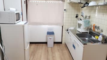Standard Double Room | Private kitchen | Fridge, microwave, stovetop, electric kettle