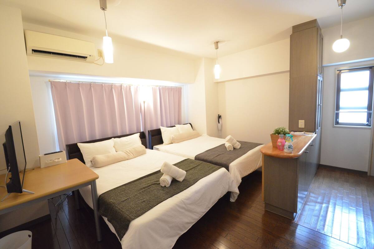Standard Double Room (401)