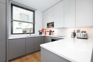 Restaurant - LT Greenwich 3 Bed Townhouse (London)
