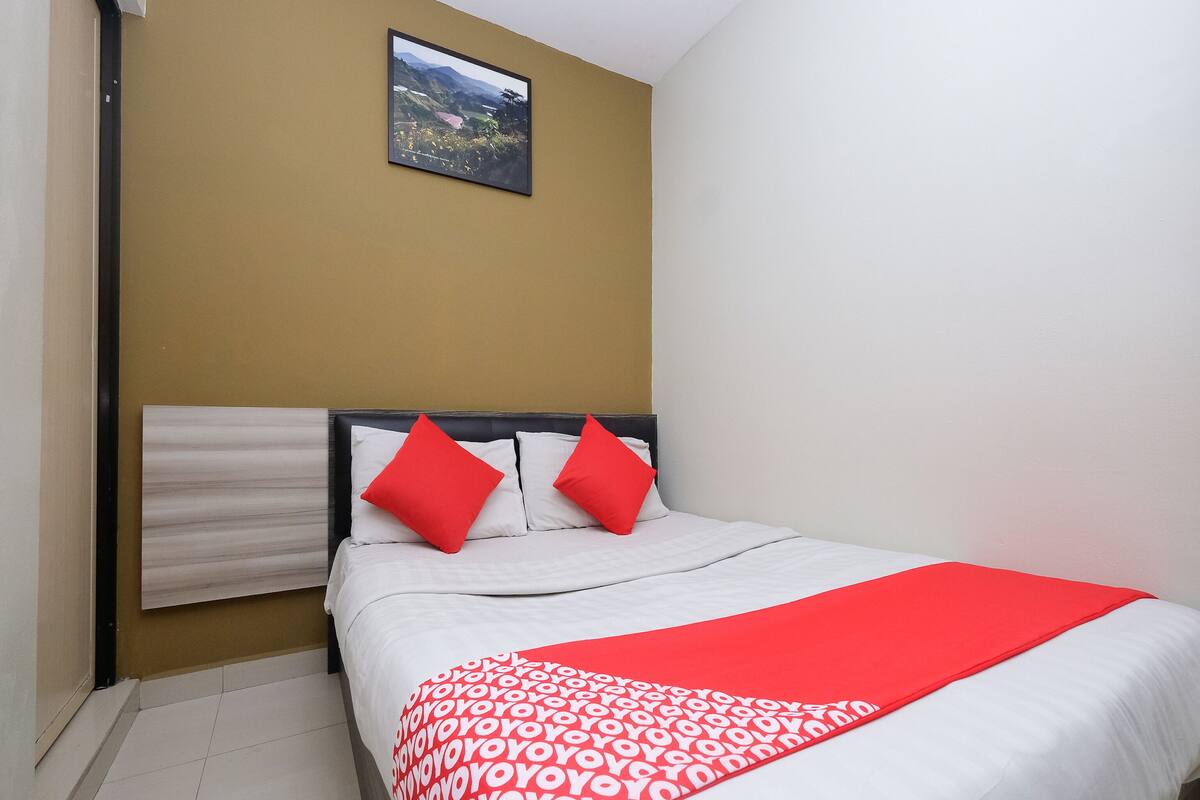 Standard Double Room | Desk, WiFi (free), bed sheets
