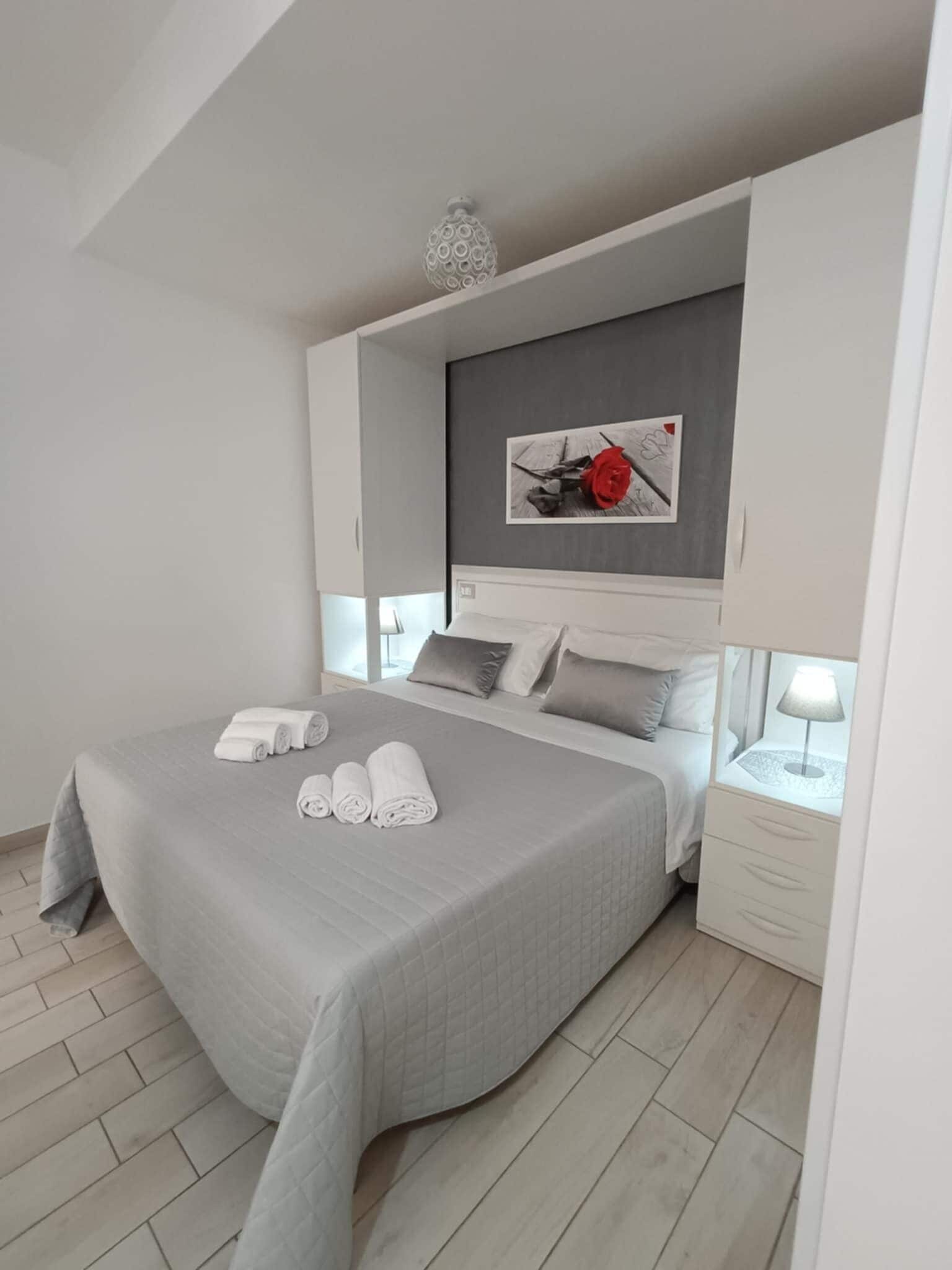 Deluxe Double Room | 1 bedroom, minibar, in-room safe, desk