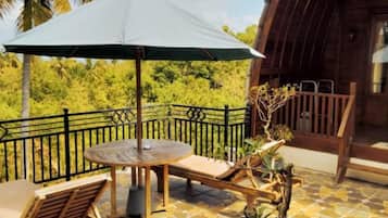 Deluxe Double Room, Garden View | Private kitchen