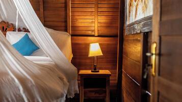 Deluxe Double Room, Garden View | Desk, bed sheets