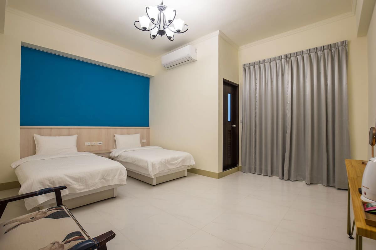 Blackout curtains, rollaway beds, free WiFi, bed sheets