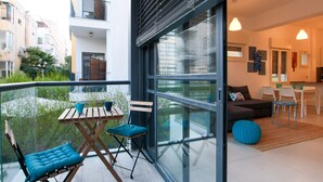 Apartment | Terrace/patio - Trendy with Balcony on Sheinkin by FeelHome (Tel Aviv)