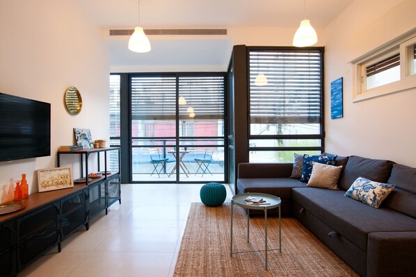 Living room - Trendy with Balcony on Sheinkin by FeelHome (Tel Aviv)