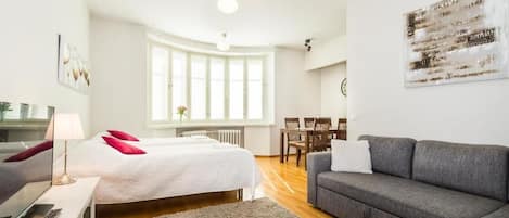 Huoneisto, 1 makuuhuone, sauna, kaupunkinäköala | Oleskelualue | Taulutelevisio