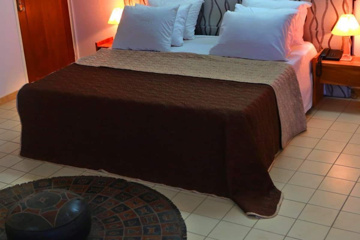 Standard Suite | Desk, soundproofing, WiFi (free), bed sheets