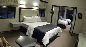 Caja de seguridad en la habitación y decoración personalizada 