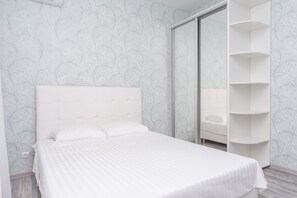 Apartment | Desk, iron/ironing board, free WiFi, bed sheets - Apartment Diana (Odesa)