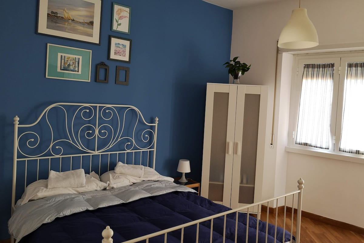 1 bedroom, desk, laptop workspace, blackout drapes
