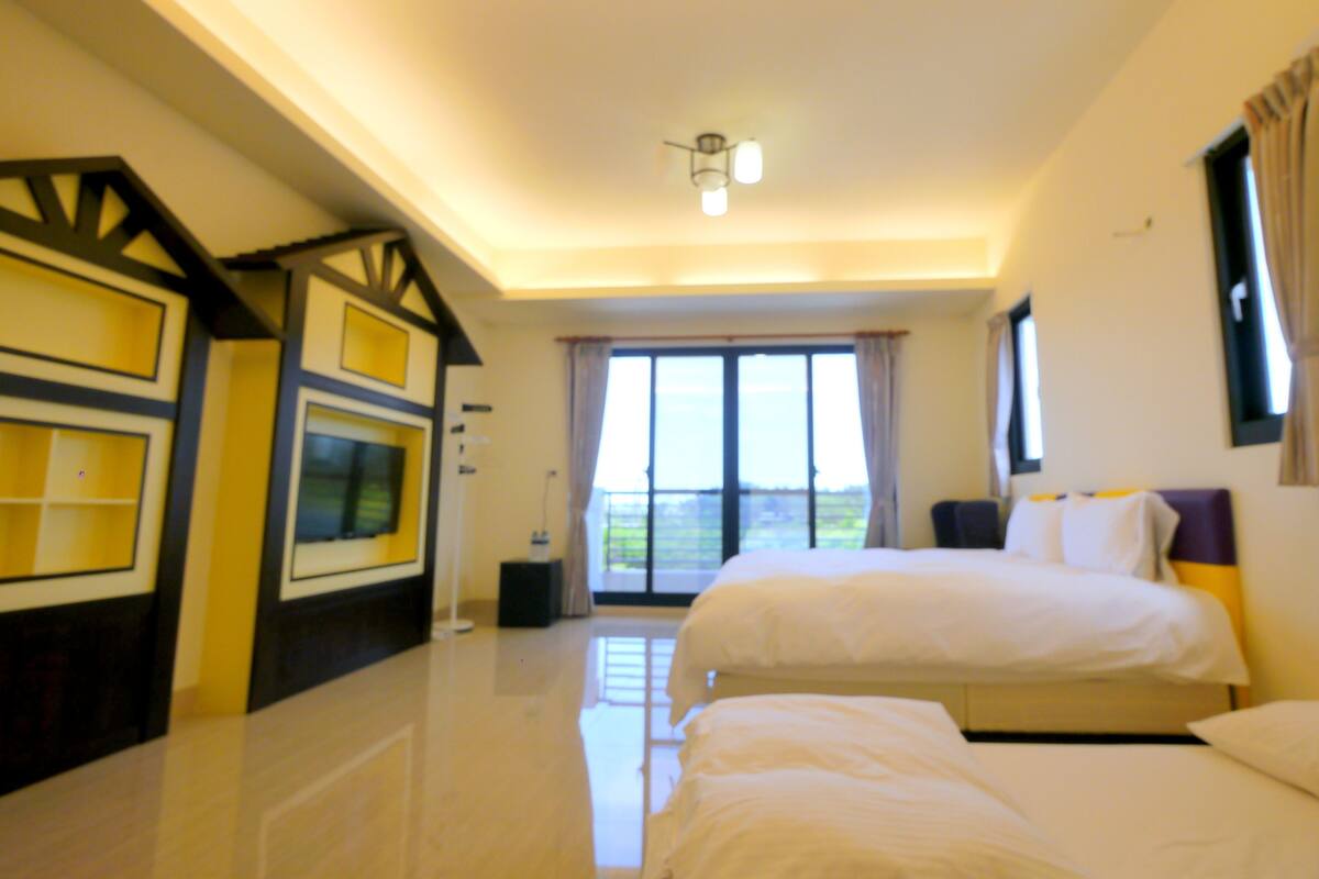 Soundproofing, free WiFi