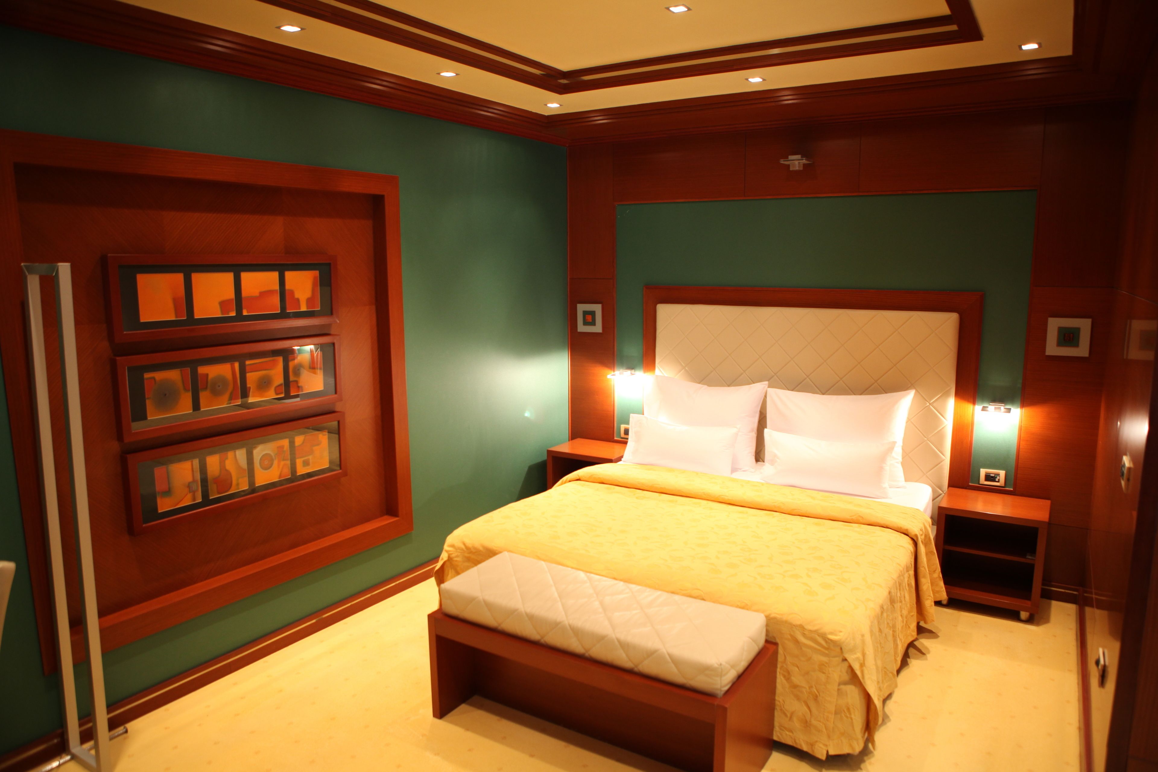 superior suite, balcony | minibar, in-room safe, desk, laptop workspace