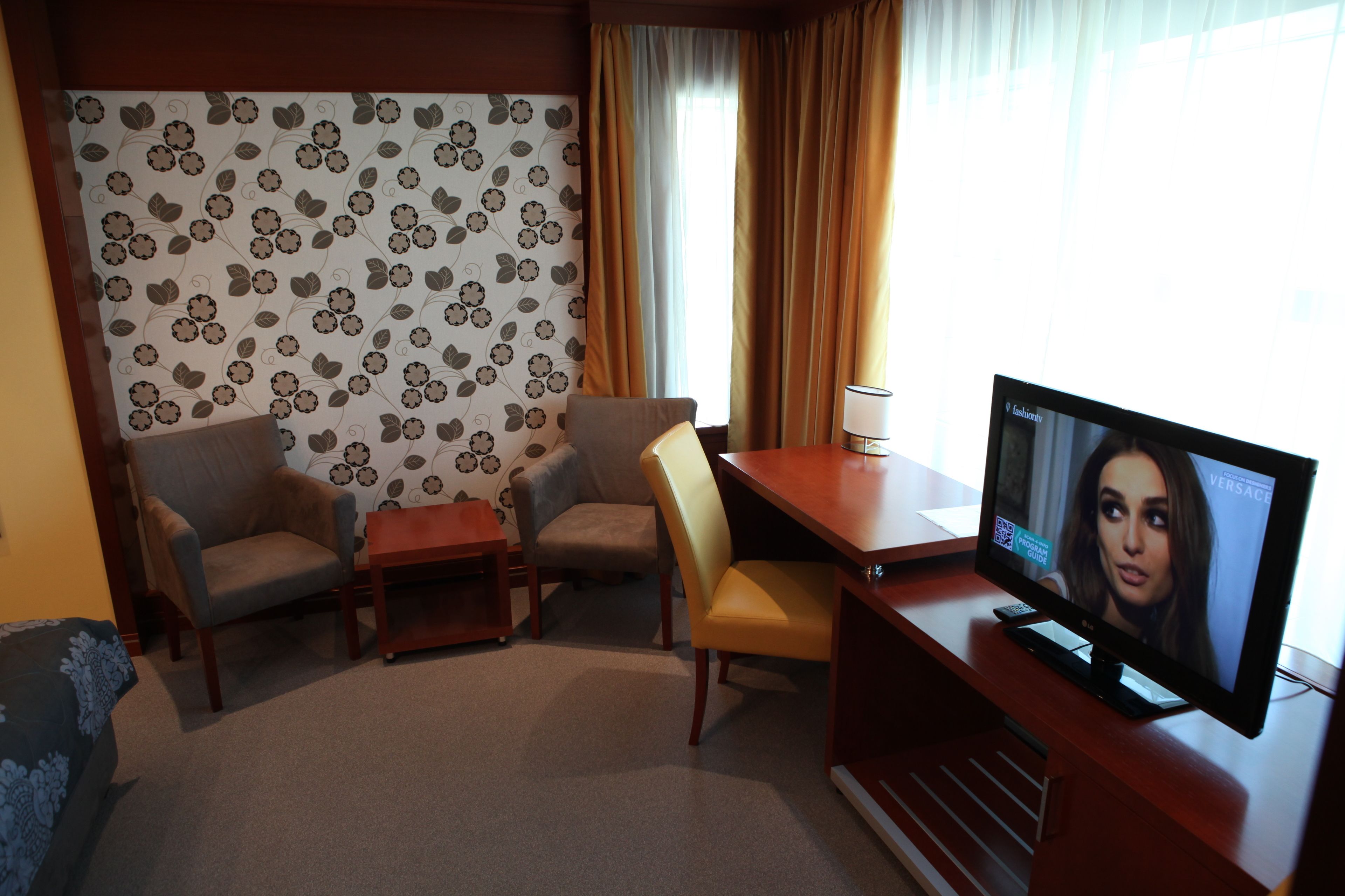 double room | living area | lcd tv