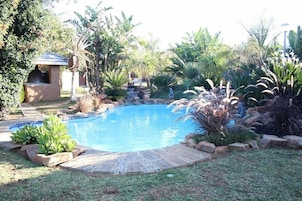 2 piscinas externas