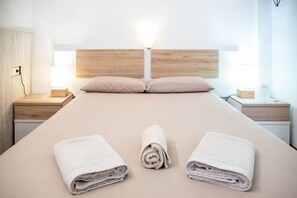 Estudio (III) | Decoración personalizada, muebles diferentes y insonorización