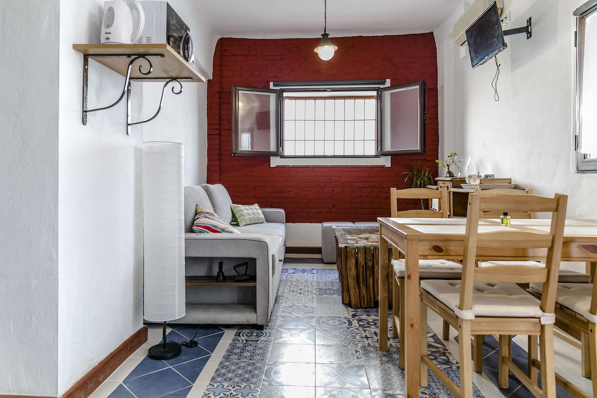 Estudio Grand (I) | 1 habitación, decoración personalizada y muebles diferentes