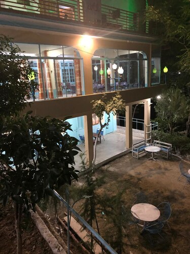 Bahar-e-Madina Hotel & Restaurant